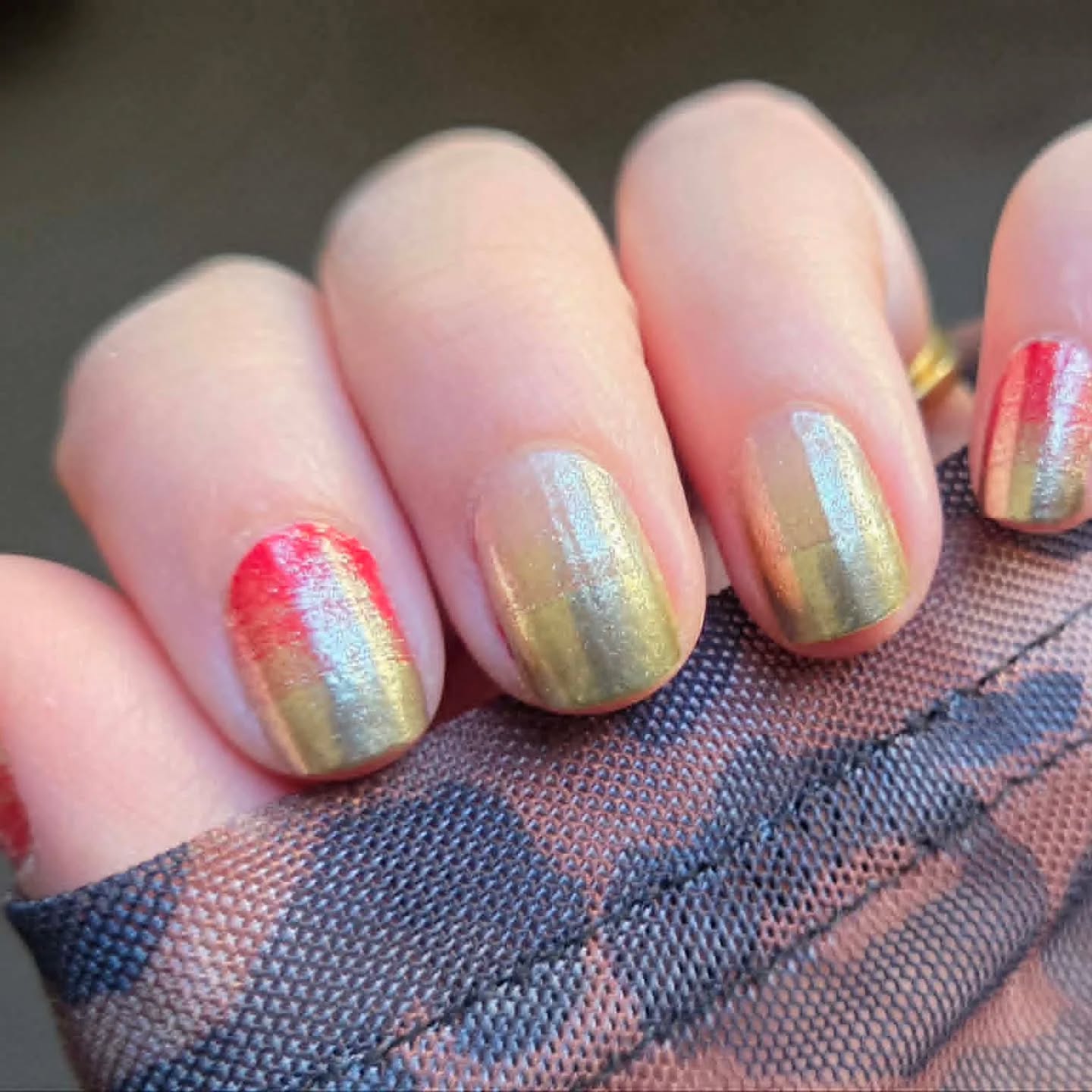 Okay… the Color Street x Marilyn Monroe™ MM100 Collection officially launched today, and these sets are bringing full old-Hollywood glam ✨💅

I can already tell:
✨ Screen Siren
✨ Some Like It Sparkly
✨ Millionaire Manicure

are going to get a LOT of attention 😄

And honestly? Tiny moments of sparkle just make life more fun.