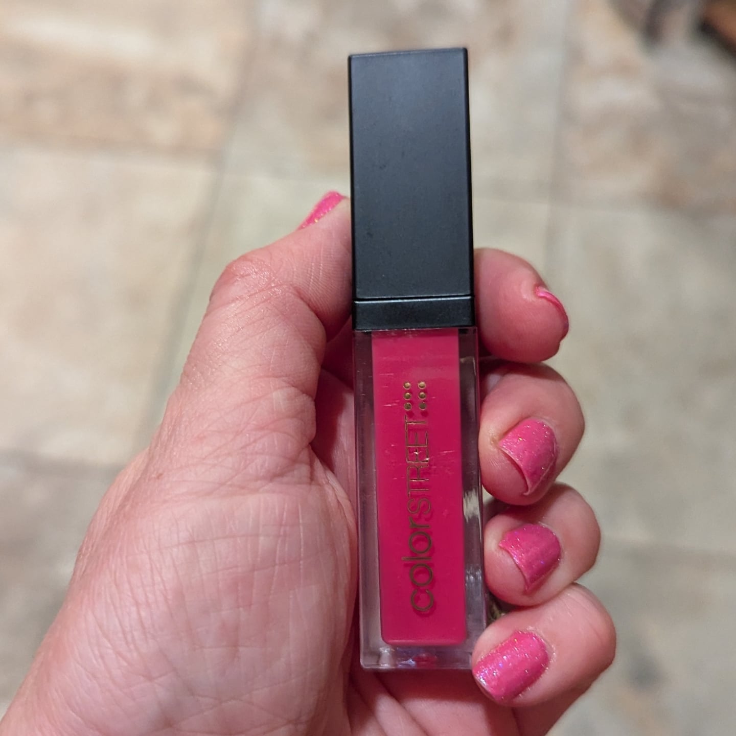Not me already thinking the Flamingo Hy-Gloss Lip Oil is going to live in my purse all summer 😄💗

This weekend’s Color Street bonus gifts are seriously fun.